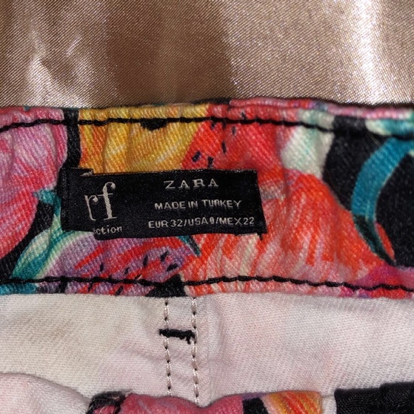 High waisted Zara fruit pattern shorts size 0 - Picture 3 of 3